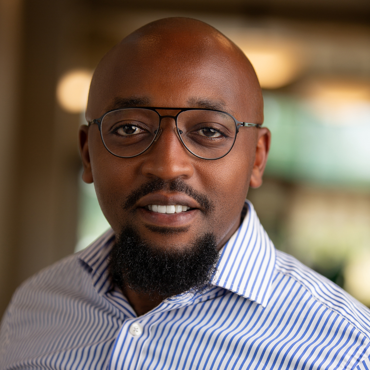 Arita Mogoba - headshot