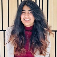 Intern Square Images_Anika K