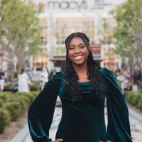 Intern Square Images_Zaira